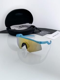 Oakley_blue_gold_9229-70